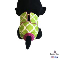 white quatrefoil on green diaper – model 2